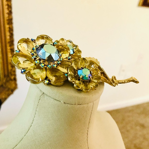 Vintage Cadmium Glass Flower Rhinestone Brooch Demi Parure Set - Picture 15 of 17